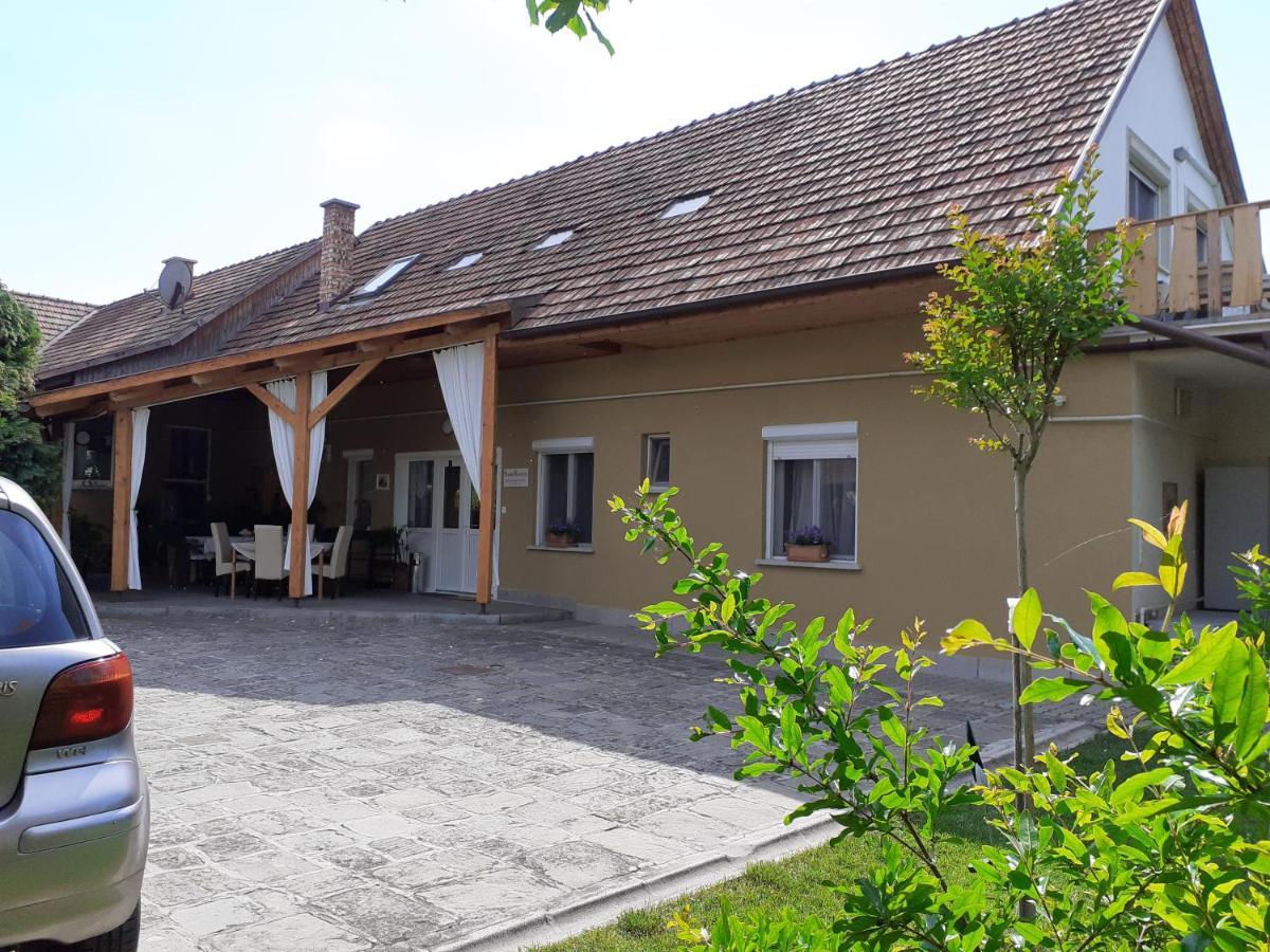 Bonifert Vendeghaz Hotel Dunabogdany Exterior photo